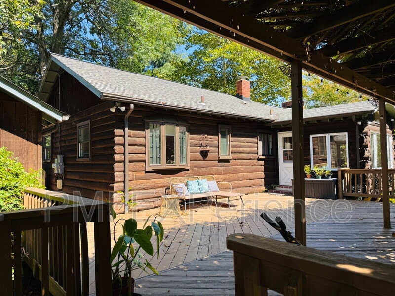 Building Photo - 711 Northwest Dr
