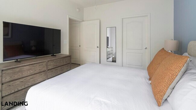 Foto del edificio - 9727 Touchton Rd