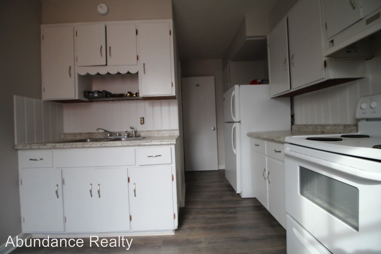 Building Photo - 37 Avondale Ave