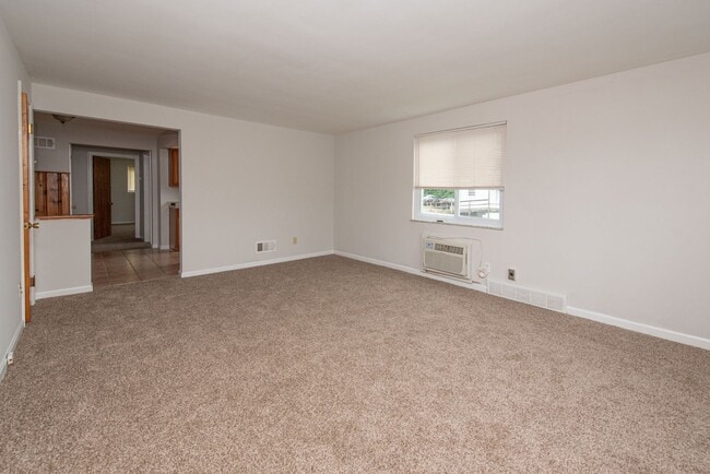 Photo - 2739 W North Bend Rd Apartment