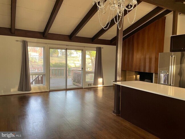 Foto del edificio - 6704 Old Chesterbrook Rd