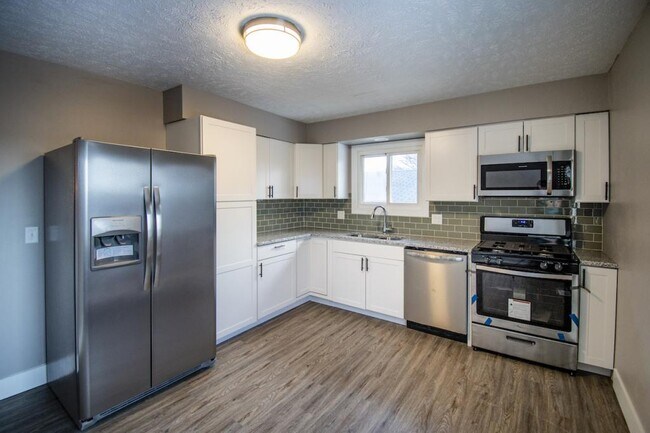 Foto del edificio - 2826 Bryan Ave