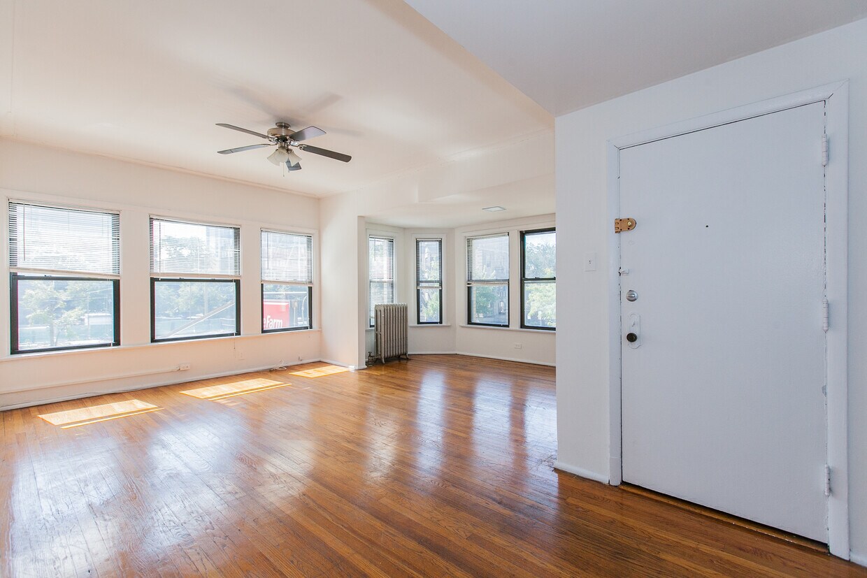 Foto principal - 516 W Diversey Pky