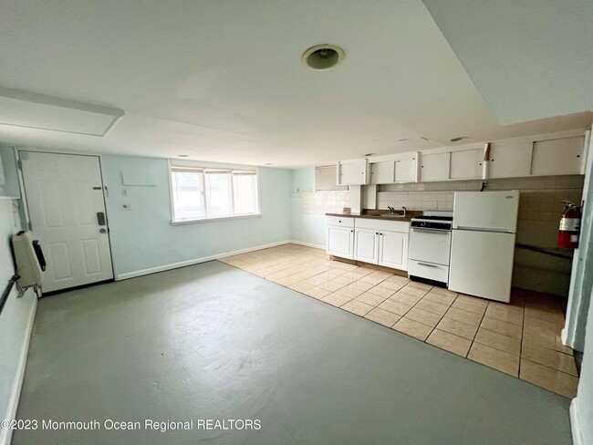 Building Photo - 1313 Ocean Terrace