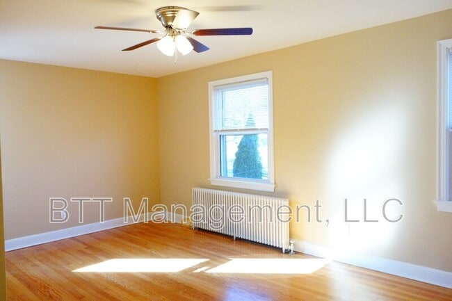 Photo - 907 Hudson Ave Apartment