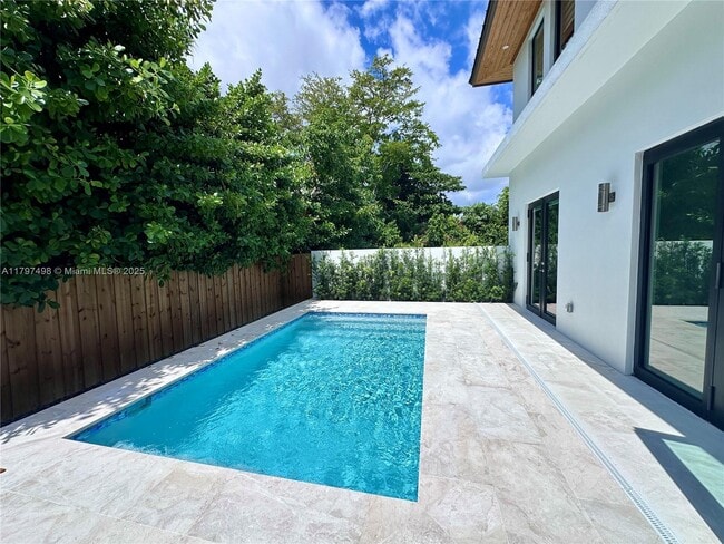 Foto del edificio - 8410 SW 65th Ave
