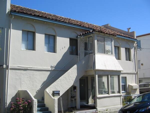 Building Photo - 158 Gardiner Ave