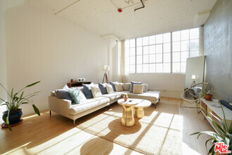 Building Photo - 420 San Pedro St
