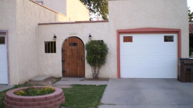 Foto del edificio - 1354 S Esperanza St