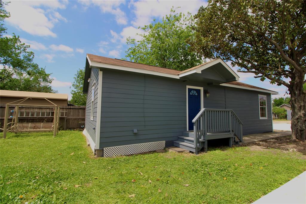 Foto principal - 409 Robert Lee Rd