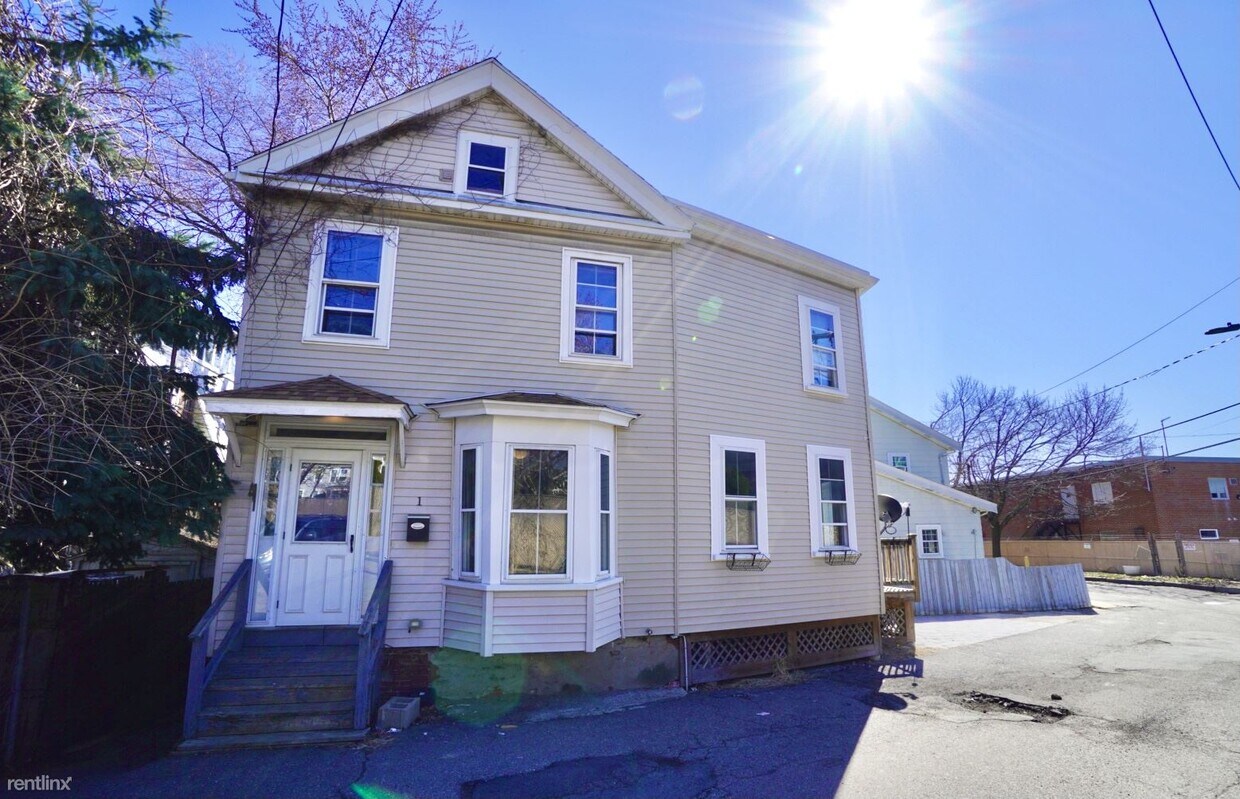 Primary Photo - 3 br, 2.5 bath House - 1 Front St