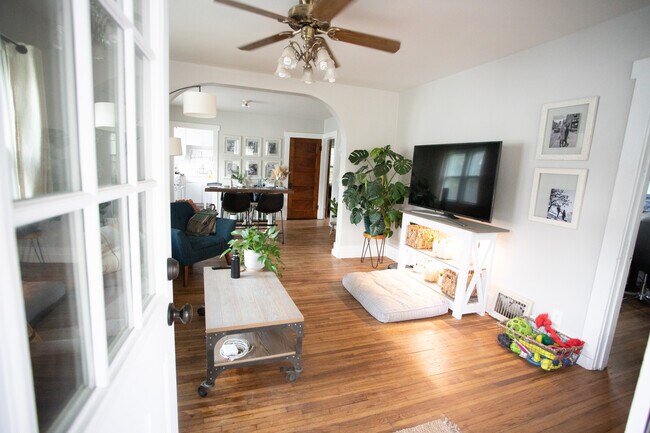 Foto del edificio - 1112 Lincoln Way