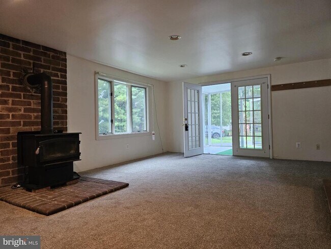 Building Photo - 87 Proctor Ln