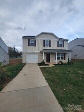 Building Photo - 5823 Hewitt Dr