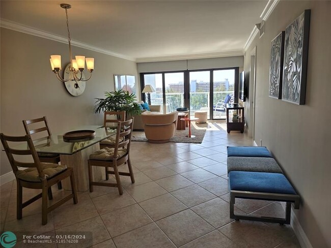 Foto del edificio - 1401 N Riverside Dr