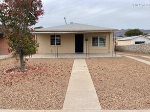 Building Photo - 1409 Howze St