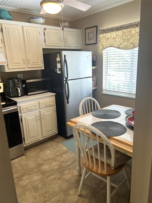 Foto del edificio - 4801 Martinique Pl