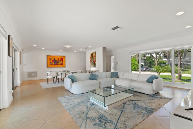 Foto del edificio - 3080 NE 43rd St