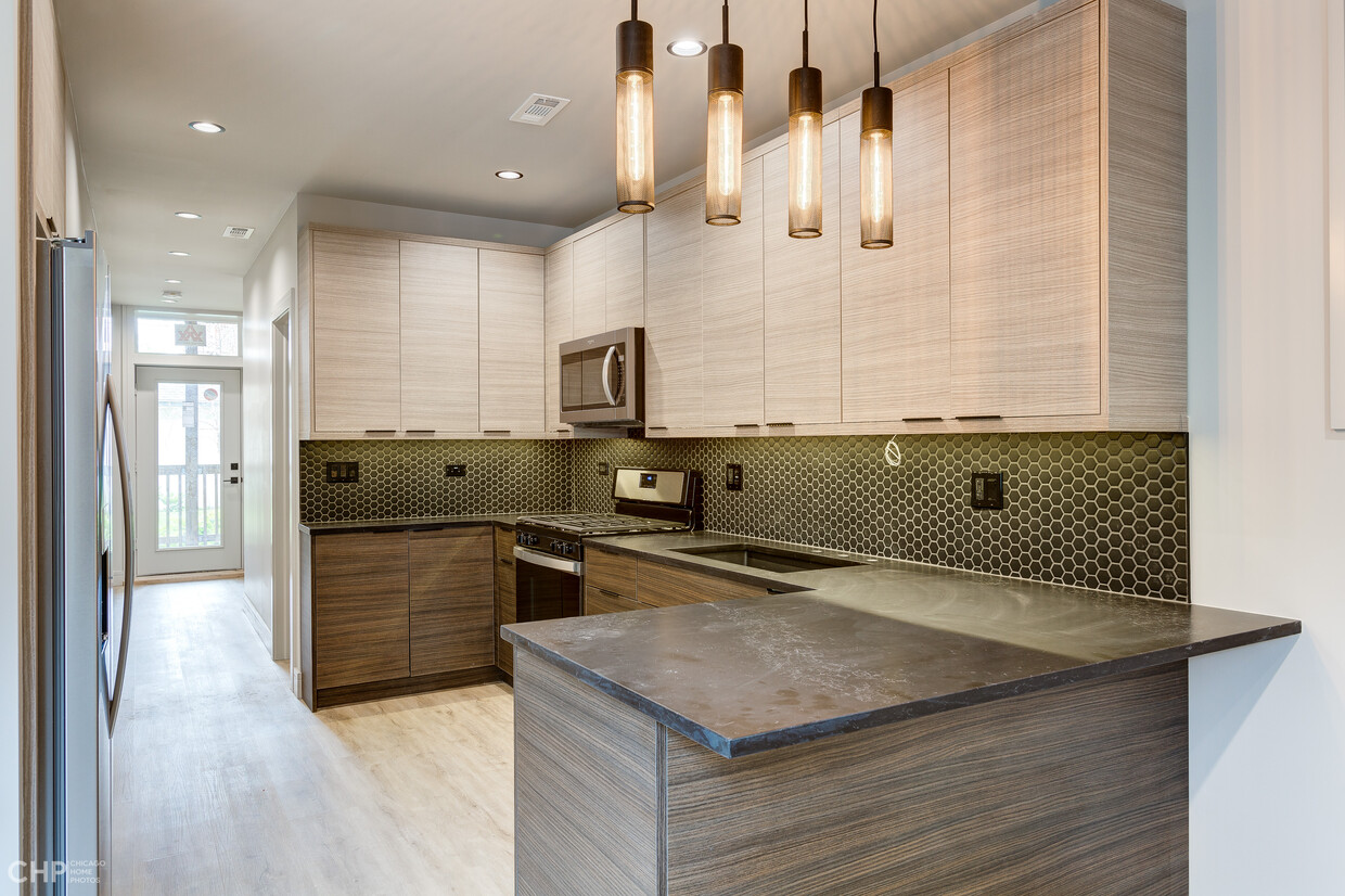 High End Kitchen - 1236 N Cleaver St