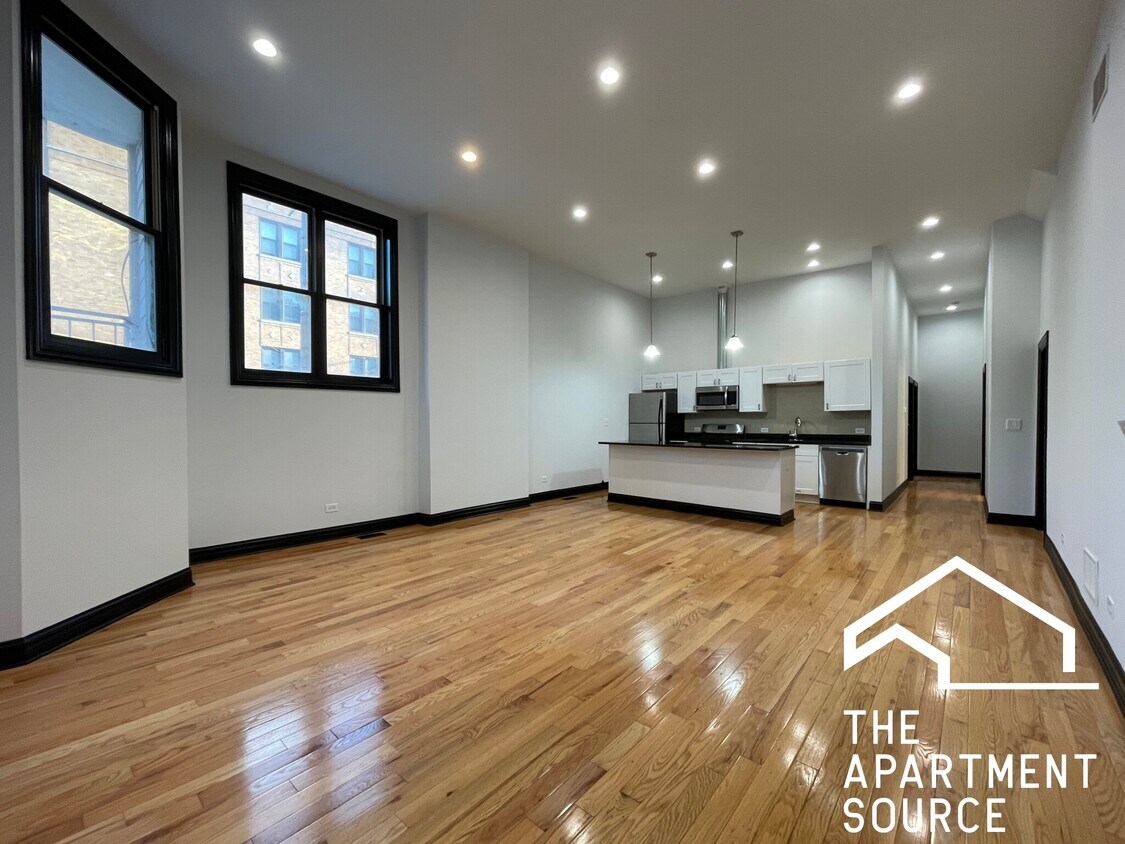 Foto principal - 2842 W Augusta Blvd