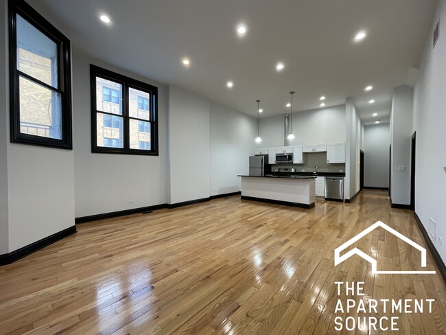 Photo - 2842 W Augusta Blvd Apartment