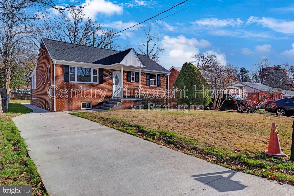 Building Photo - 2508 Larry Ave
