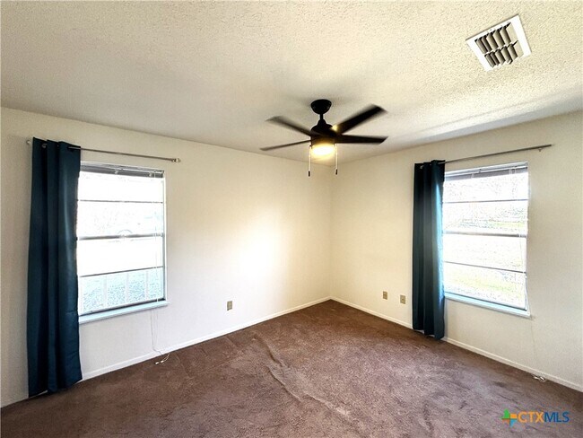 Foto del edificio - 15 Cliffside Dr