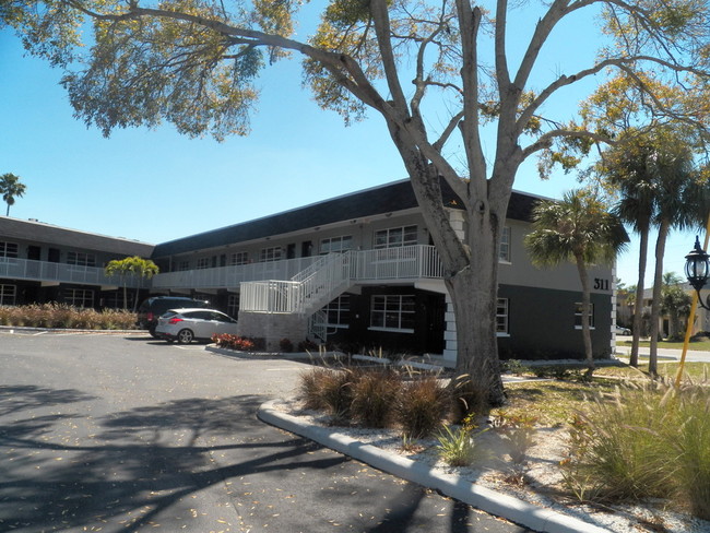 Exterior - Betty Lane Apartments