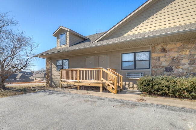 Building Photo - 4986 Raintree Cir