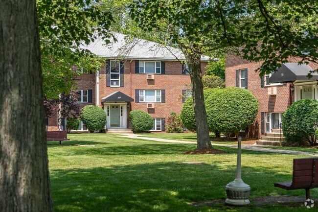 Building Photo - Towne Estates