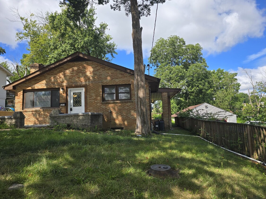 Primary Photo - 1813 Spencer Ave