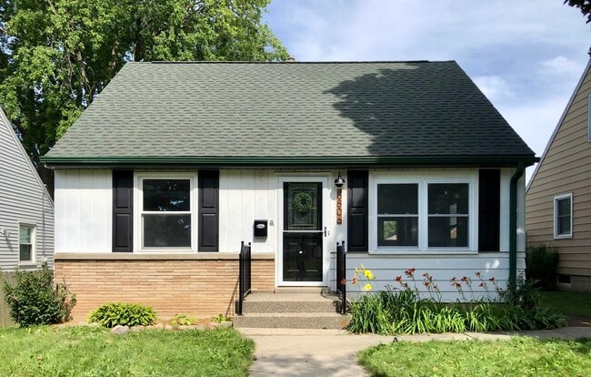 Building Photo - 3806 N 98th St