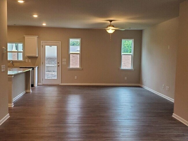 Building Photo - 135 Berry Dr
