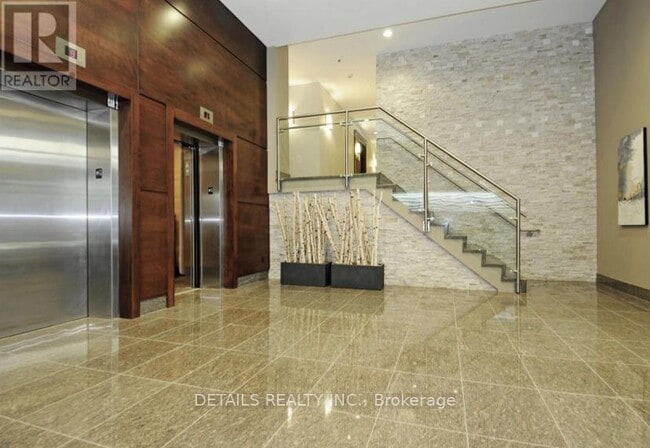 Building Photo - 238 Besserer St