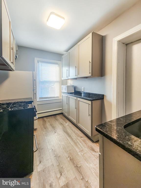 Building Photo - 226 Morgan St