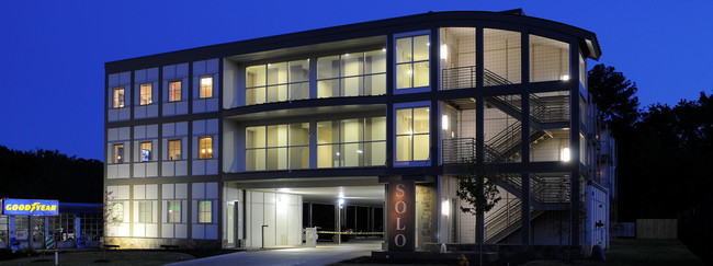 Foto del edificio - 1430 University Ave