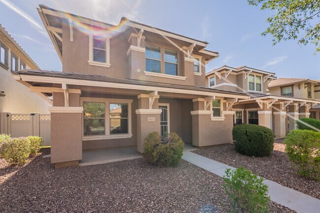 Building Photo - 1057 S Deerfield Ln