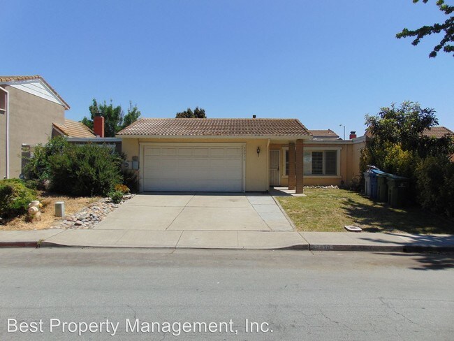 Building Photo - 32976 Great Salt Lake Dr