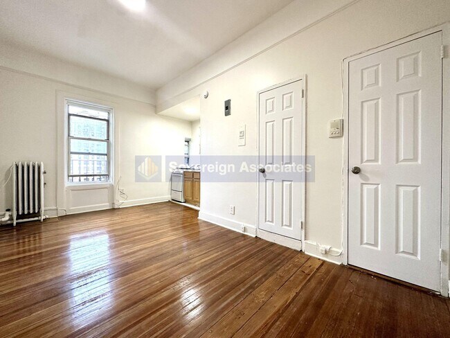 Building Photo - 936 West End Ave