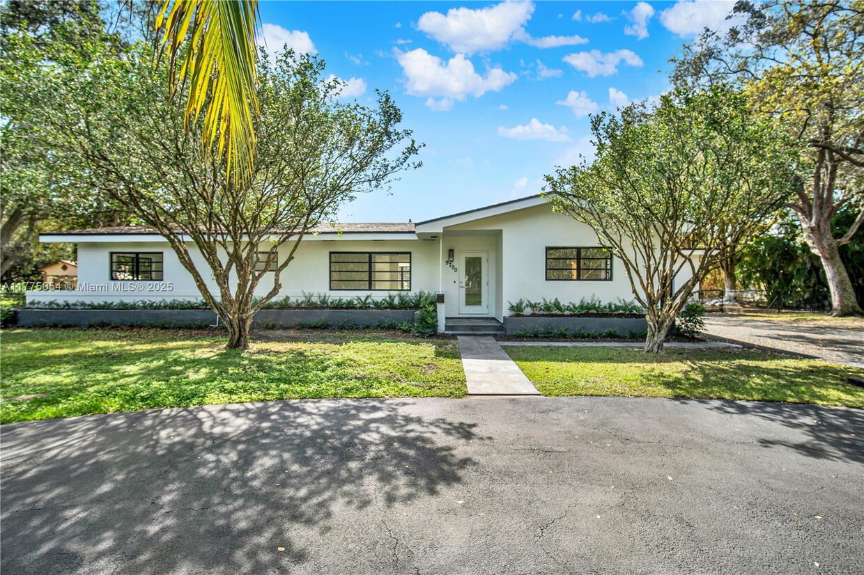 Primary Photo - 9790 SW 136th St
