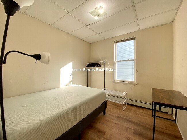 Foto del edificio - 1572 Tremont St