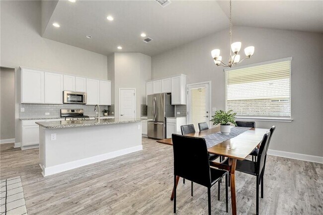 Foto del edificio - 9429 Margaret Jewel Ln