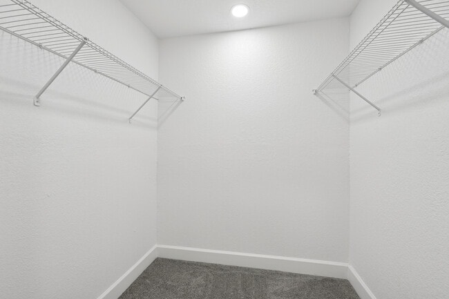 Walk In Closet - Parkview Village LLC