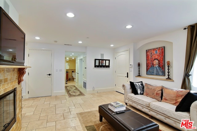 Building Photo - 16123 Sunset Blvd