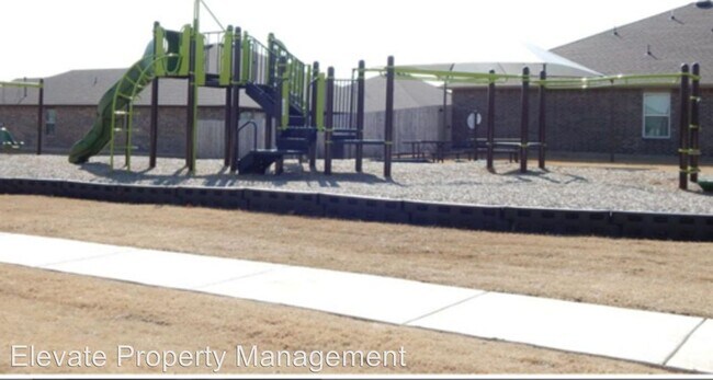 Building Photo - TAKE A LOOK AT YOUR NEW HOME!!!