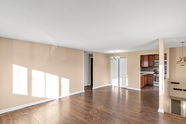 Foto del edificio - 107 Tonset Ct