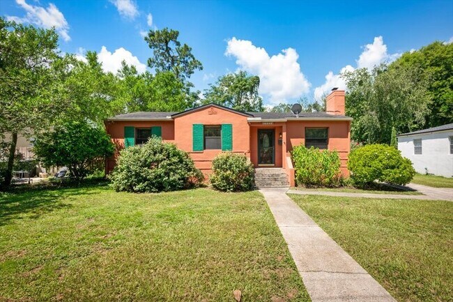 Foto del edificio - 4622 Redwood Ave