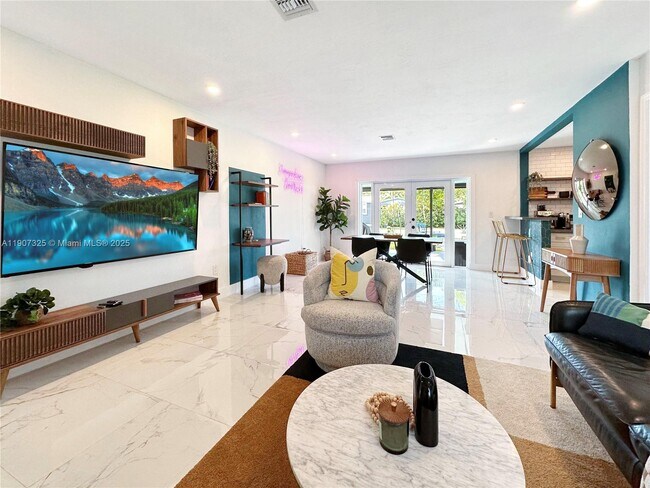 Foto del edificio - 1424 NE 118th St