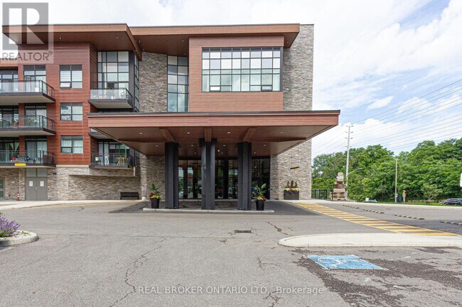 Photo du bâtiment - 1575 Lakeshore Rd W