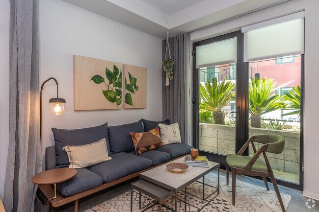 0HAB, 0BA - 420SF - 4th and J